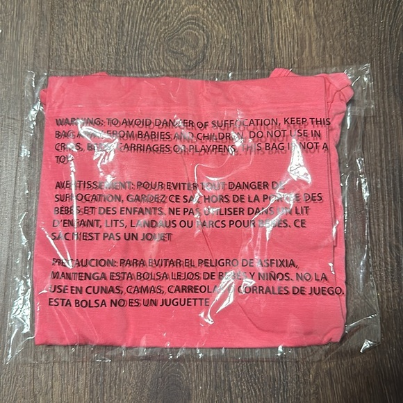 •NEW•Posh Peanut Ruffled Capsleeve Basic T-Shirt - Picture 3 of 6